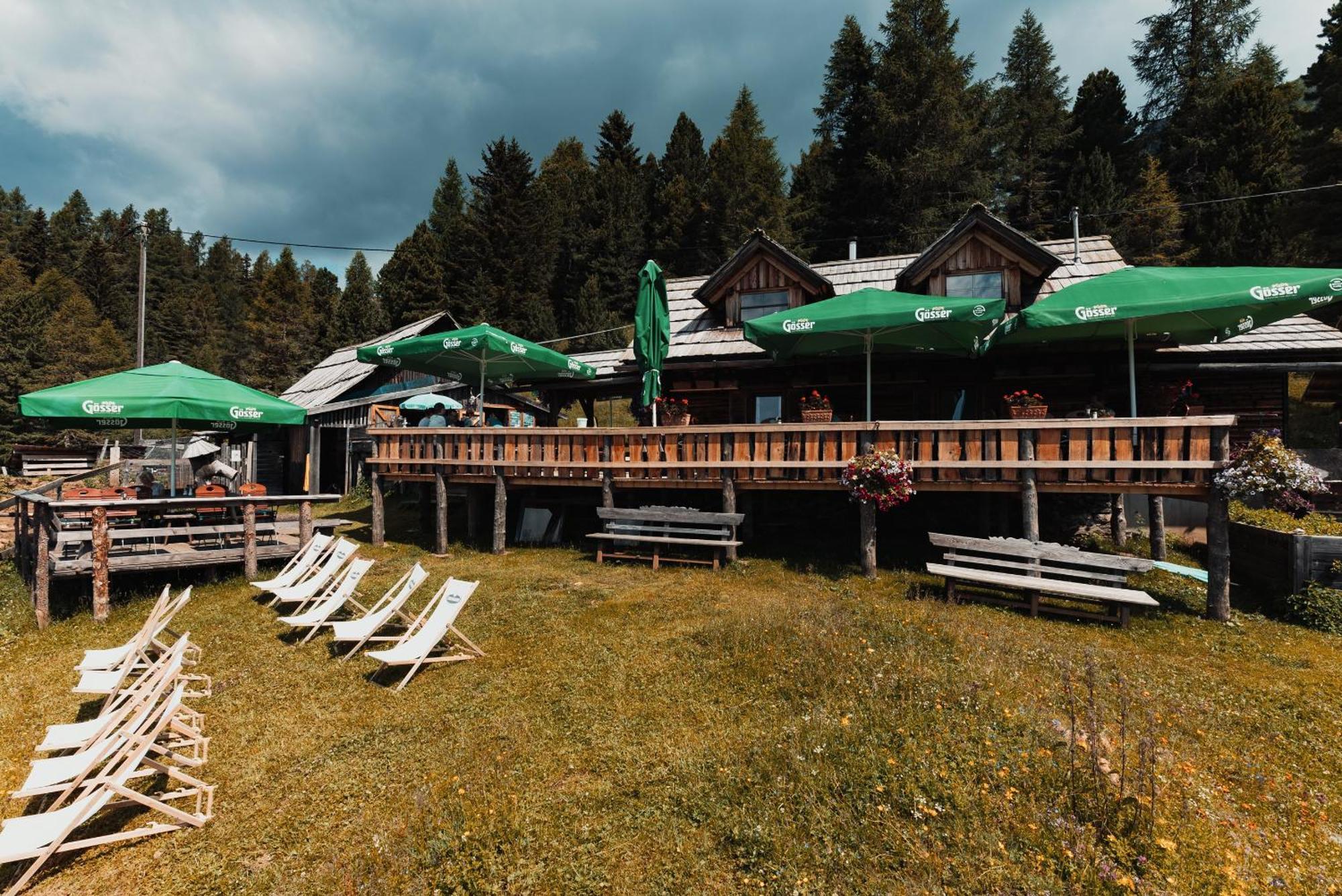 Mei Zeit Huettendorf Turracher Hohe Екстериор снимка